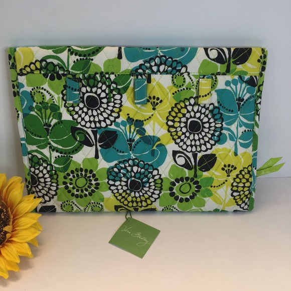 Vera Bradley Handbags - Vera Bradley Keep It Up Hanging Organizer Limes Up